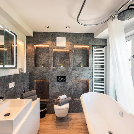Crest - Riverside Lofts Mit Parken I Balkon I Kueche I Regendusche Passau Exterior photo