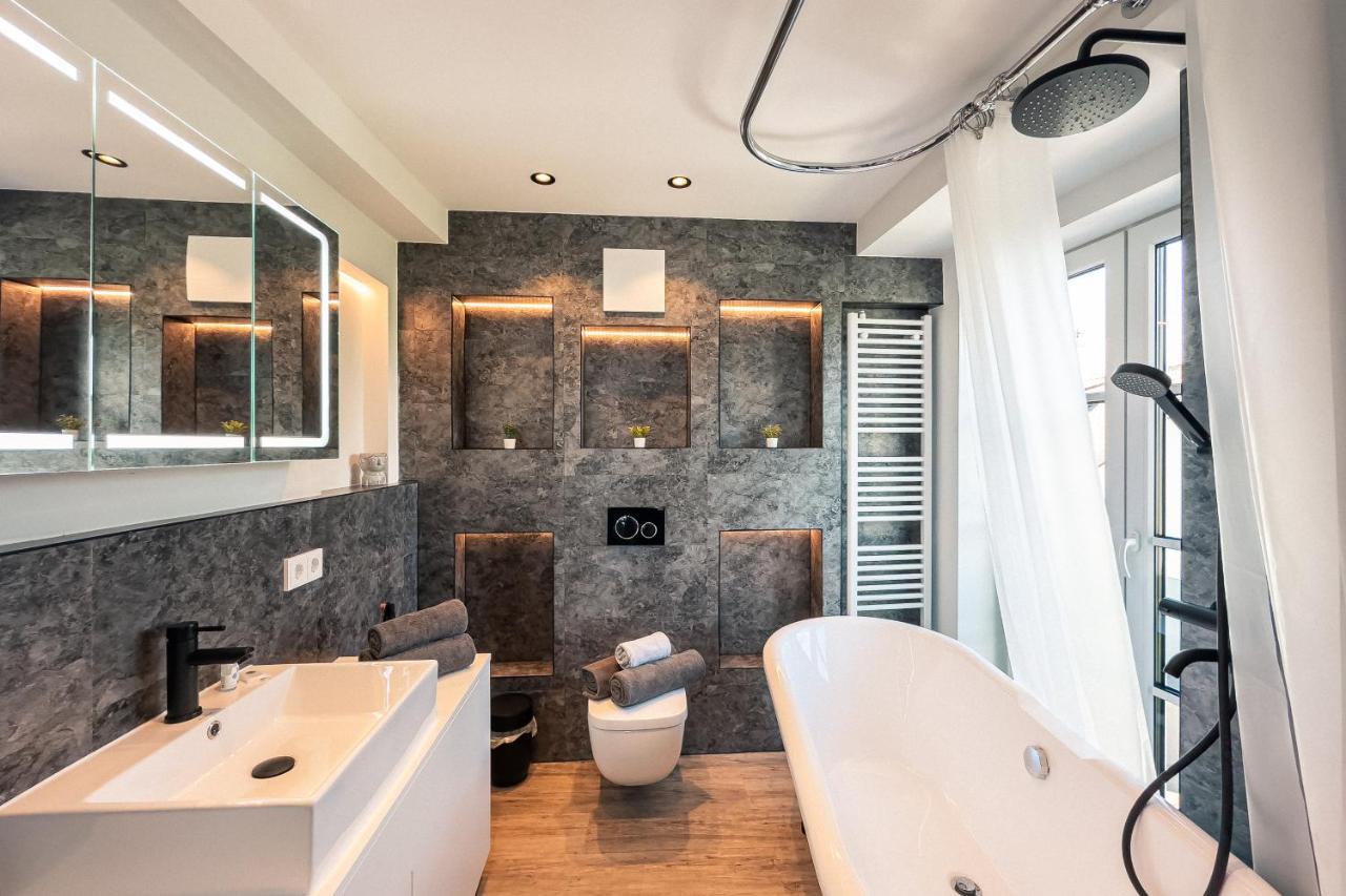 Crest - Riverside Lofts Mit Parken I Balkon I Kueche I Regendusche Apartment *
