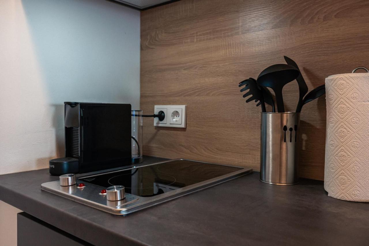 Crest - Riverside Lofts Mit Parken I Balkon I Kueche I Regendusche *