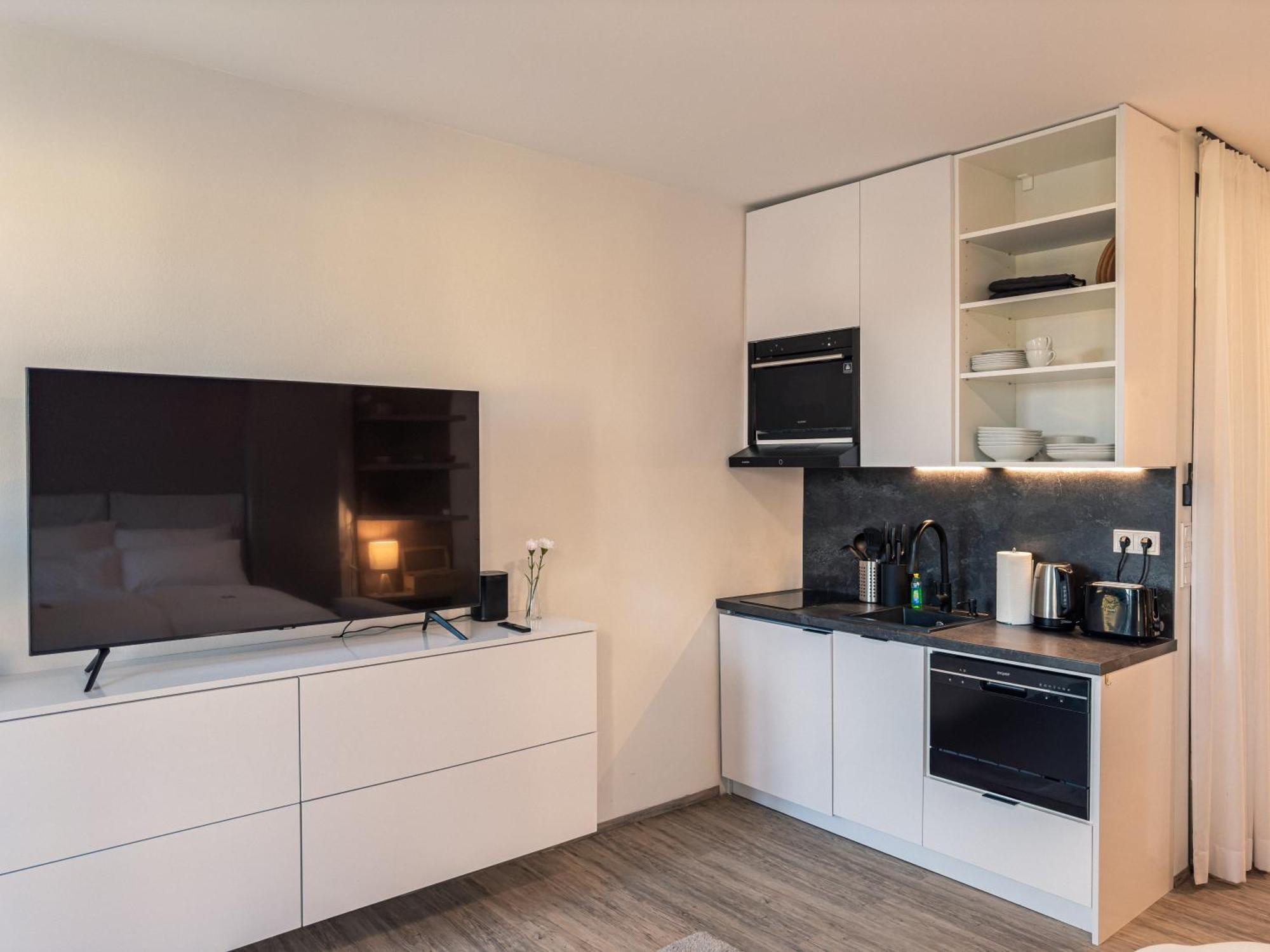 Crest - Riverside Lofts Mit Parken I Balkon I Kueche I Regendusche Apartment