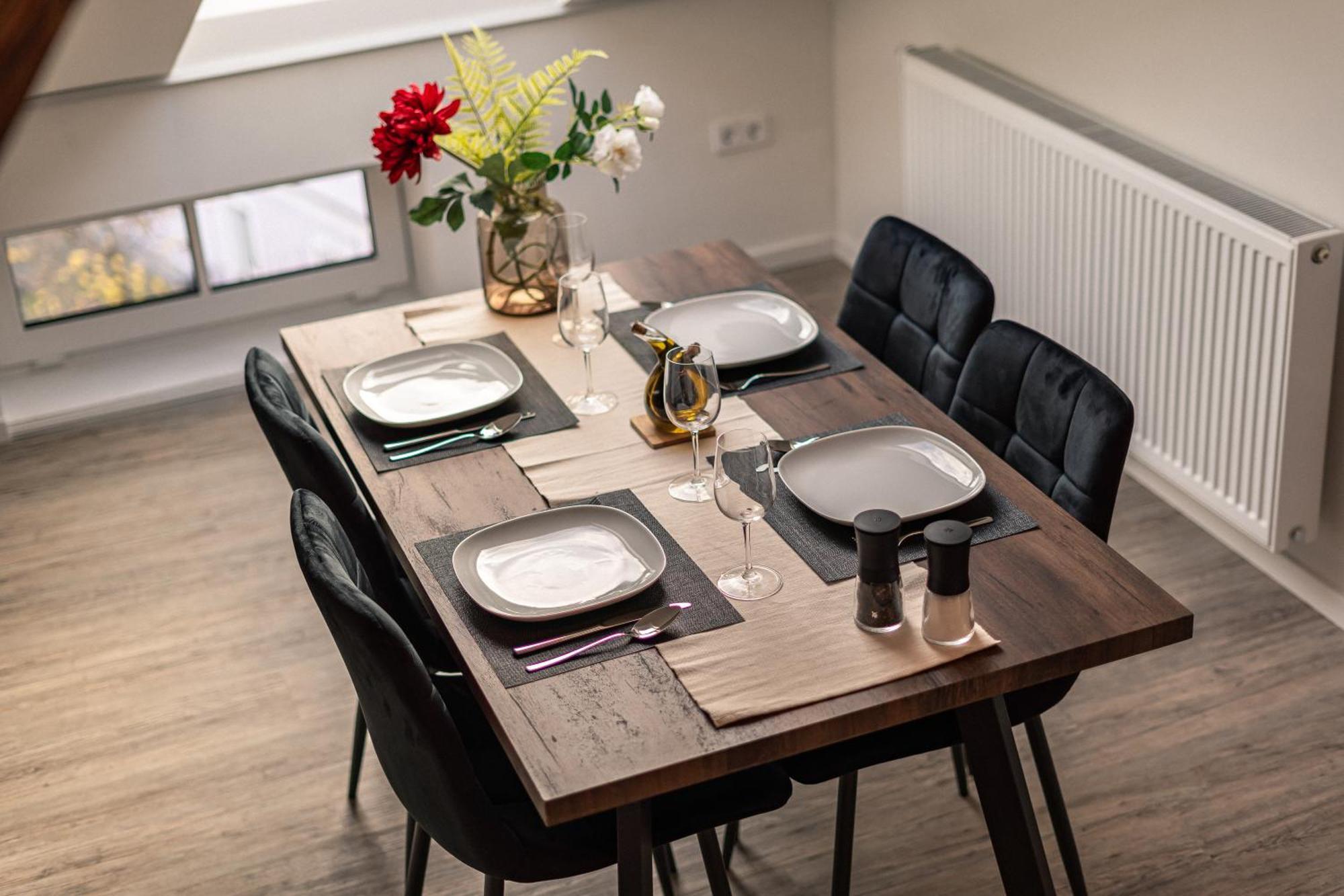 Apartment Crest - Riverside Lofts Mit Parken I Balkon I Kueche I Regendusche